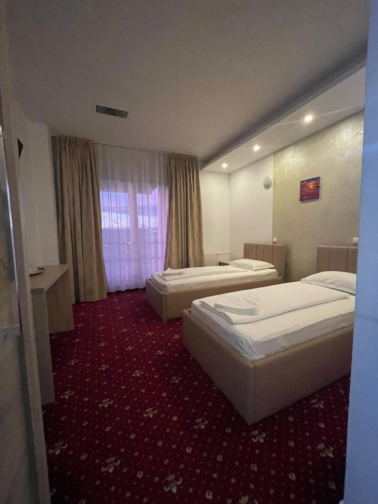 Hotel Vestem Esterno foto