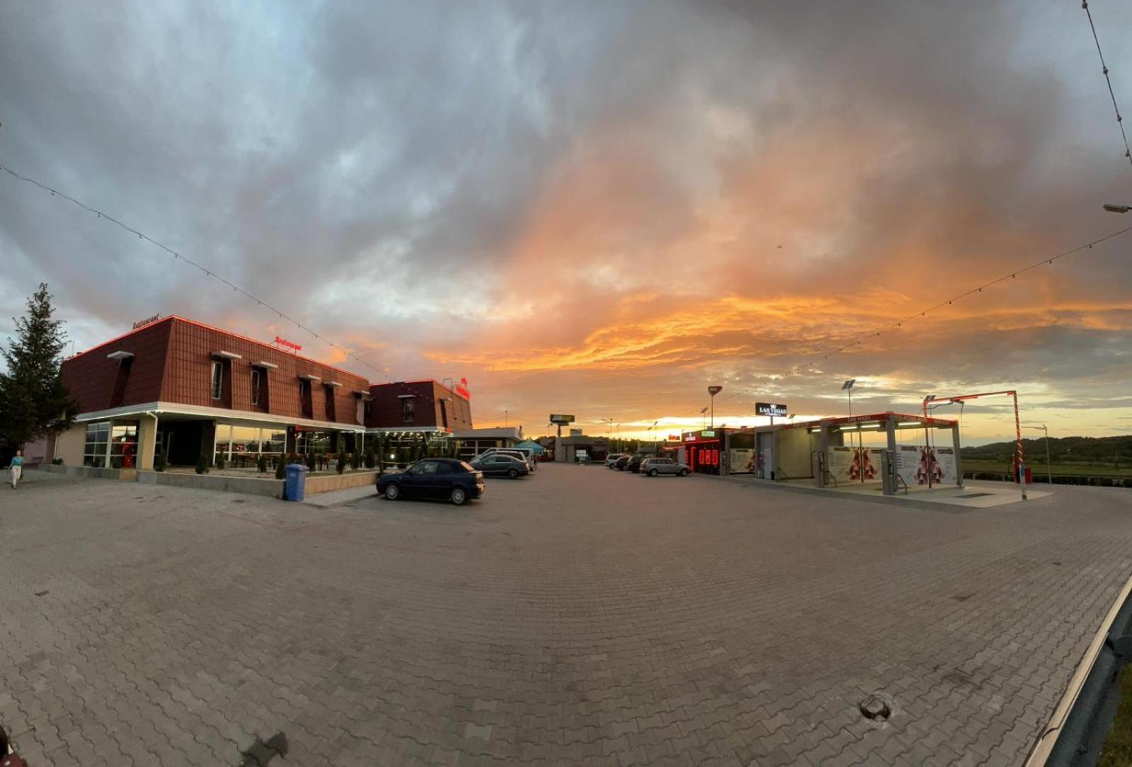Hotel Vestem Esterno foto